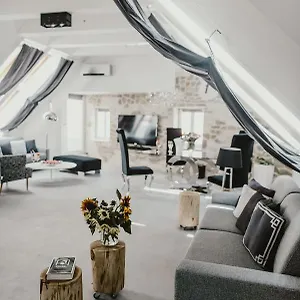 Coco Chanel Boutique By Goodnite Cz Brno